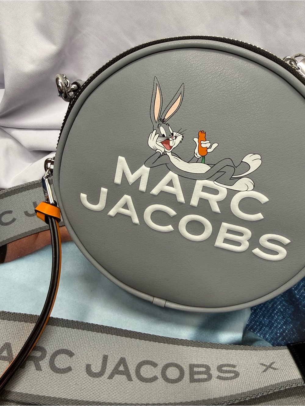 (new+tag) Marc Jacobs x Looney Tunes Bugs Bunny Collaboration Round Crossbody - Picture 10 of 17
